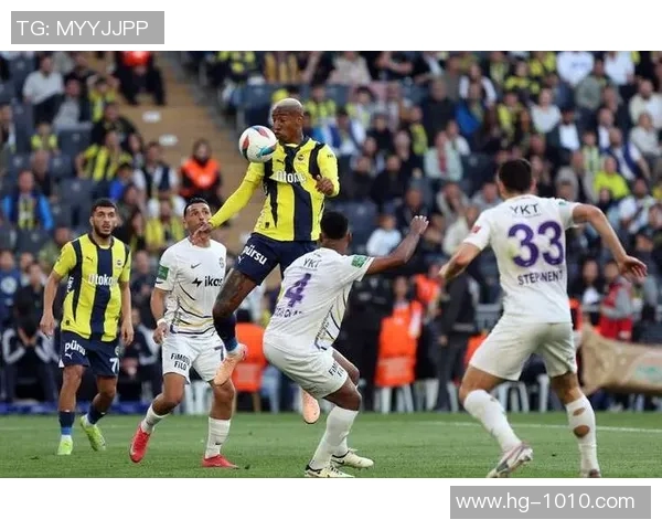 费耶诺德球场安保在欧联资格赛后遭袭警方持续调查中