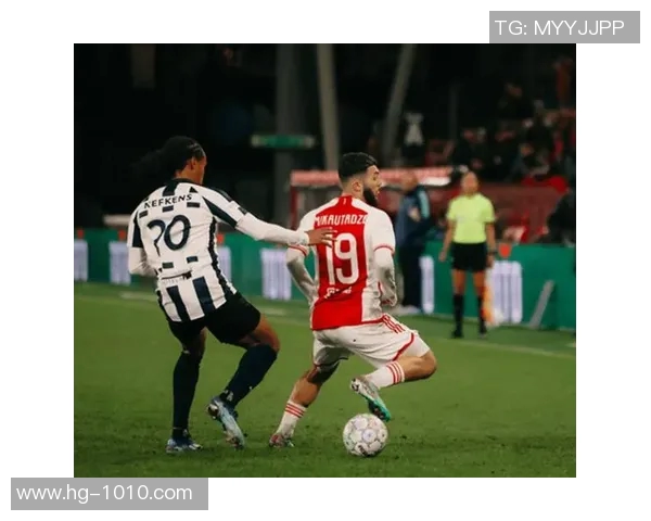 阿贾克斯遭遇三连败近九场仅获一胜状态堪忧