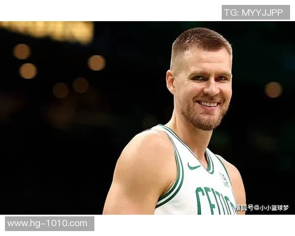 波尔津吉斯赛后与豪泽塔图姆怀特亲切交流回忆夺冠时光